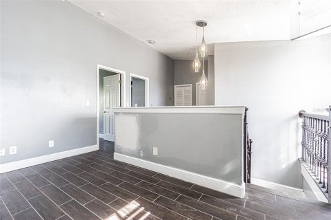 Townhouse in Kenneth City, Florida 3 bedrooms, 149.85 sq.m. № 2157379 - photo 27