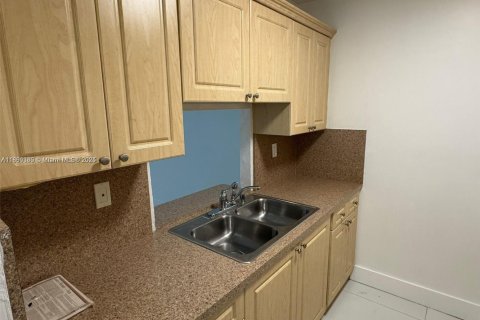Copropriété à louer à Miami, Floride: 1 chambre, 61.5 m2 № 1960807 - photo 8