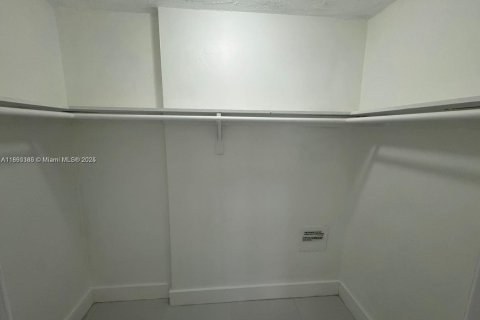 Copropriété à louer à Miami, Floride: 1 chambre, 61.5 m2 № 1960807 - photo 15