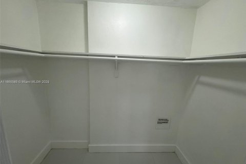 Copropriété à louer à Miami, Floride: 1 chambre, 61.5 m2 № 1960807 - photo 14