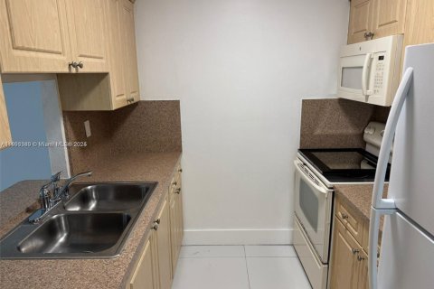 Copropriété à louer à Miami, Floride: 1 chambre, 61.5 m2 № 1960807 - photo 10