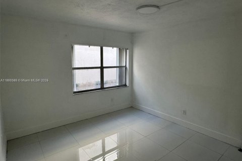 Copropriété à louer à Miami, Floride: 1 chambre, 61.5 m2 № 1960807 - photo 4