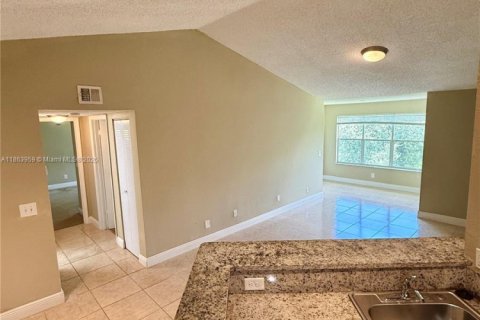 Copropriété à louer à Sunrise, Floride: 2 chambres, 89.65 m2 № 1891762 - photo 3