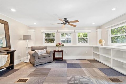 Casa en venta en Saint Petersburg, Florida, 3 dormitorios, 174.47 m2 № 1914576 - foto 6