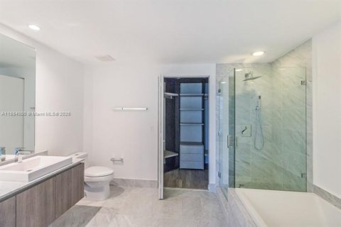 Condominio en venta en Miami, Florida, 2 dormitorios, 107.02 m2 № 1941968 - foto 9