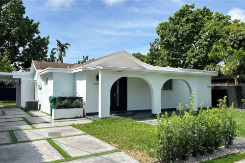 Propiedad comercial en venta en Miami, Florida, 155.7 m2 № 1985611 - foto 12