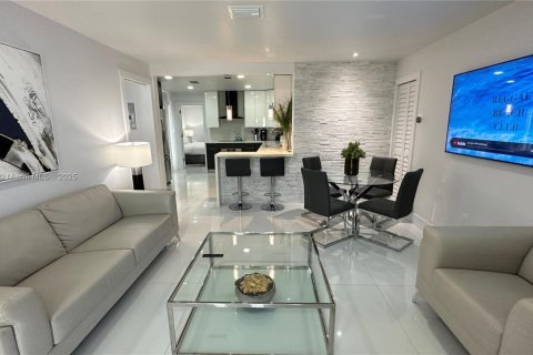 Propiedad comercial en venta en Miami, Florida, 155.7 m2 № 1985611 - foto 14