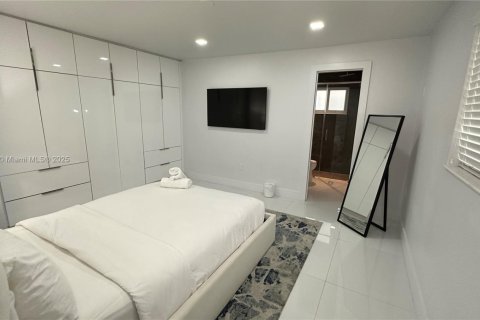 Propiedad comercial en venta en Miami, Florida, 155.7 m2 № 1985611 - foto 15