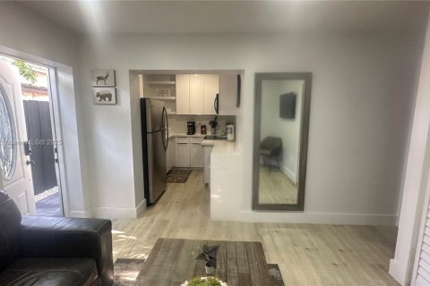 Propiedad comercial en venta en Miami, Florida, 155.7 m2 № 1985611 - foto 10