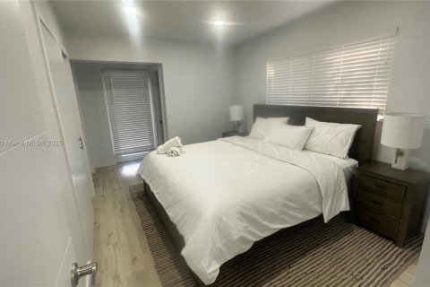 Propiedad comercial en venta en Miami, Florida, 155.7 m2 № 1985611 - foto 8