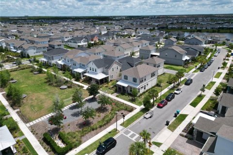 Casa en venta en Orlando, Florida, 5 dormitorios, 306.21 m2 № 2142527 - foto 5