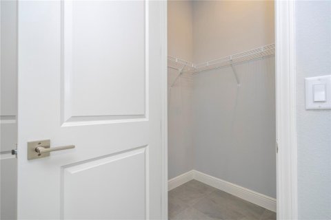 Casa en venta en Orlando, Florida, 5 dormitorios, 306.21 m2 № 2142527 - foto 24