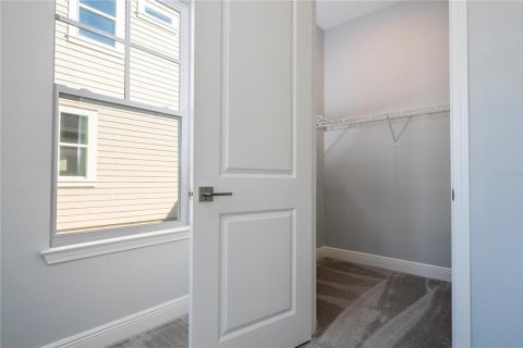 Casa en venta en Orlando, Florida, 5 dormitorios, 306.21 m2 № 2142527 - foto 12
