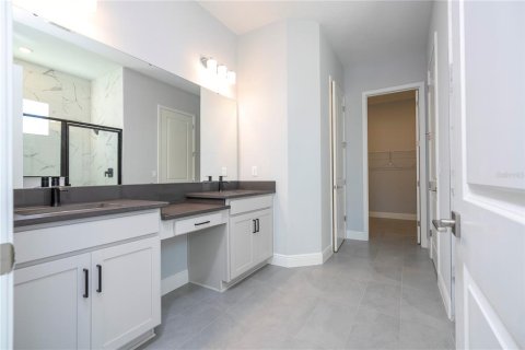 Casa en venta en Orlando, Florida, 5 dormitorios, 306.21 m2 № 2142527 - foto 21
