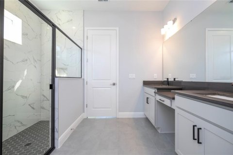 Casa en venta en Orlando, Florida, 5 dormitorios, 306.21 m2 № 2142527 - foto 22