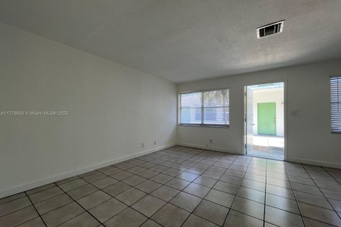 Condominio en venta en Hollywood, Florida, 1 dormitorio, 51.1 m2 № 1868279 - foto 9