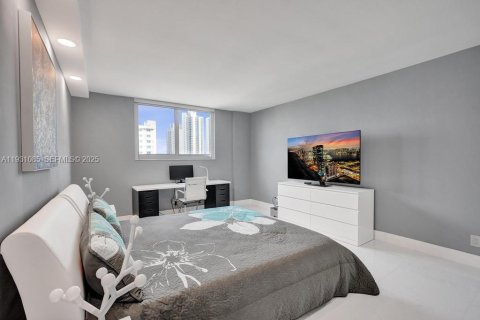 Condominio en venta en Sunny Isles Beach, Florida, 2 dormitorios, 139.82 m2 № 2077041 - foto 22