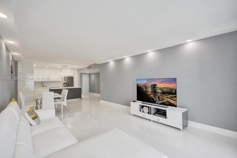 Condominio en venta en Sunny Isles Beach, Florida, 2 dormitorios, 139.82 m2 № 2077041 - foto 7