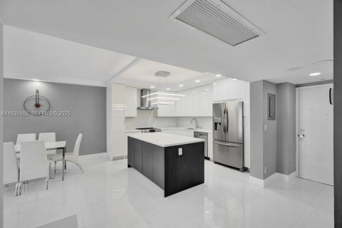 Condominio en venta en Sunny Isles Beach, Florida, 2 dormitorios, 139.82 m2 № 2077041 - foto 12