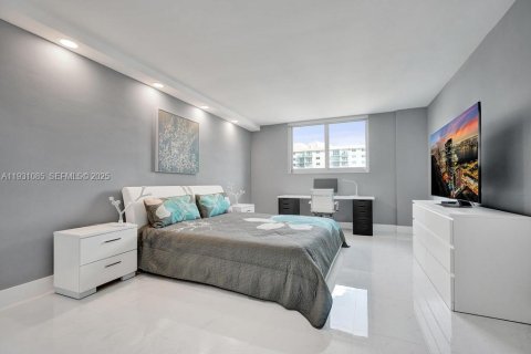 Condominio en venta en Sunny Isles Beach, Florida, 2 dormitorios, 139.82 m2 № 2077041 - foto 23