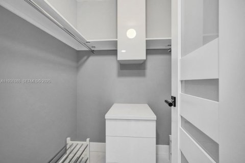 Condominio en venta en Sunny Isles Beach, Florida, 2 dormitorios, 139.82 m2 № 2077041 - foto 30