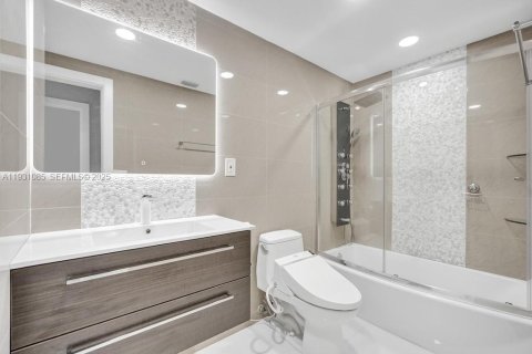 Condominio en venta en Sunny Isles Beach, Florida, 2 dormitorios, 139.82 m2 № 2077041 - foto 29