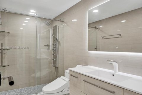Condominio en venta en Sunny Isles Beach, Florida, 2 dormitorios, 139.82 m2 № 2077041 - foto 25