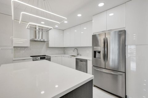 Condominio en venta en Sunny Isles Beach, Florida, 2 dormitorios, 139.82 m2 № 2077041 - foto 18