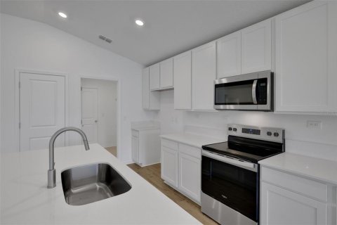 House in Orange Park, Florida 3 bedrooms, 158.96 sq.m. № 2099649 - photo 12