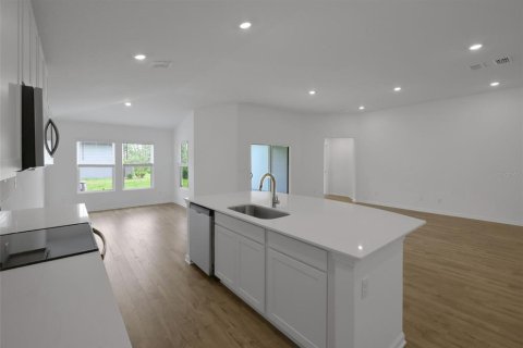 House in Orange Park, Florida 3 bedrooms, 158.96 sq.m. № 2099649 - photo 15