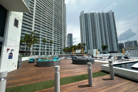Condo in Miami, Florida, 1 bedroom  № 1990084 - photo 14