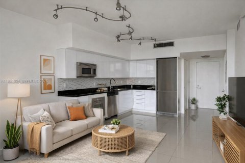 Condo in Miami, Florida, 1 bedroom  № 1990084 - photo 2