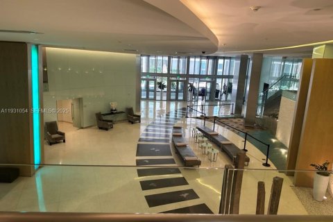 Condo in Miami, Florida, 1 bedroom  № 1990084 - photo 13