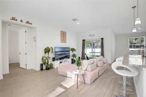 Villa ou maison à vendre à Palm Bay, Floride: 3 chambres, 136.75 m2 № 2266906 - photo 9