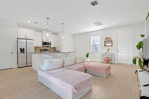 Villa ou maison à vendre à Palm Bay, Floride: 3 chambres, 136.75 m2 № 2266906 - photo 11