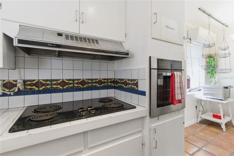 Купить виллу или дом в Холмс-Бич, Флорида 4 комнаты, 93.74м2, № 2344515 - фото 12