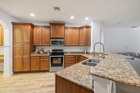 Villa ou maison à vendre à Fellsmere, Floride: 4 chambres, 236.16 m2 № 2388490 - photo 6