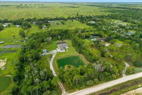 Villa ou maison à vendre à Fellsmere, Floride: 4 chambres, 236.16 m2 № 2388490 - photo 30