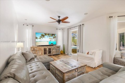 Villa ou maison à vendre à Fellsmere, Floride: 4 chambres, 236.16 m2 № 2388490 - photo 3