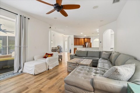 Villa ou maison à vendre à Fellsmere, Floride: 4 chambres, 236.16 m2 № 2388490 - photo 4