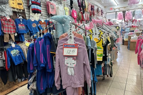 Commercial property in Hialeah, Florida № 2041522 - photo 10