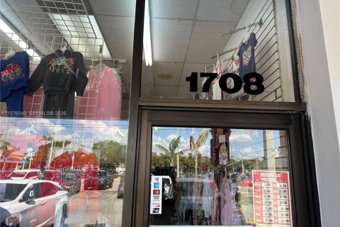 Commercial property in Hialeah, Florida № 2041522 - photo 3