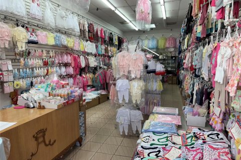 Commercial property in Hialeah, Florida № 2041522 - photo 4