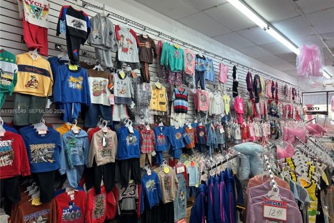 Commercial property in Hialeah, Florida № 2041522 - photo 8