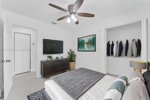 House in Wilton Manors, Florida 3 bedrooms, 119.19 sq.m. № 1974470 - photo 5