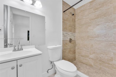 House in Wilton Manors, Florida 3 bedrooms, 119.19 sq.m. № 1974470 - photo 8