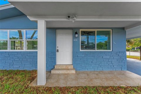 House in Wilton Manors, Florida 3 bedrooms, 119.19 sq.m. № 1974470 - photo 17