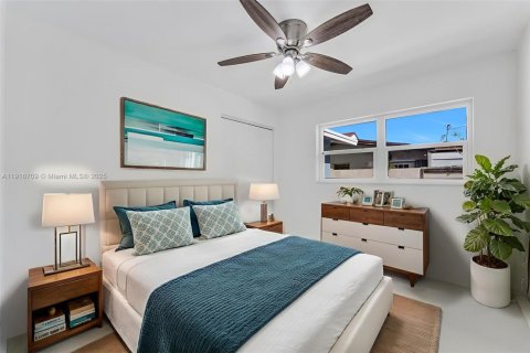 House in Wilton Manors, Florida 3 bedrooms, 119.19 sq.m. № 1974470 - photo 4