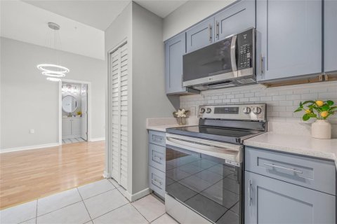 Condominio en venta en Saint Petersburg, Florida, 2 dormitorios, 66.43 m2 № 1839053 - foto 12