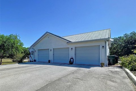 House in Lakeland, Florida 3 bedrooms, 335.1 sq.m. № 1651183 - photo 10